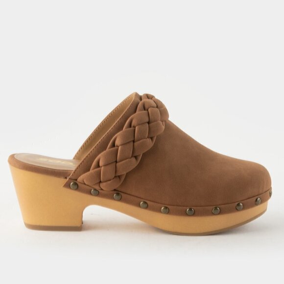 SODA Morel Women's Wood Clogs. Cognac color. size 6.  Like new - Picture 6 of 7